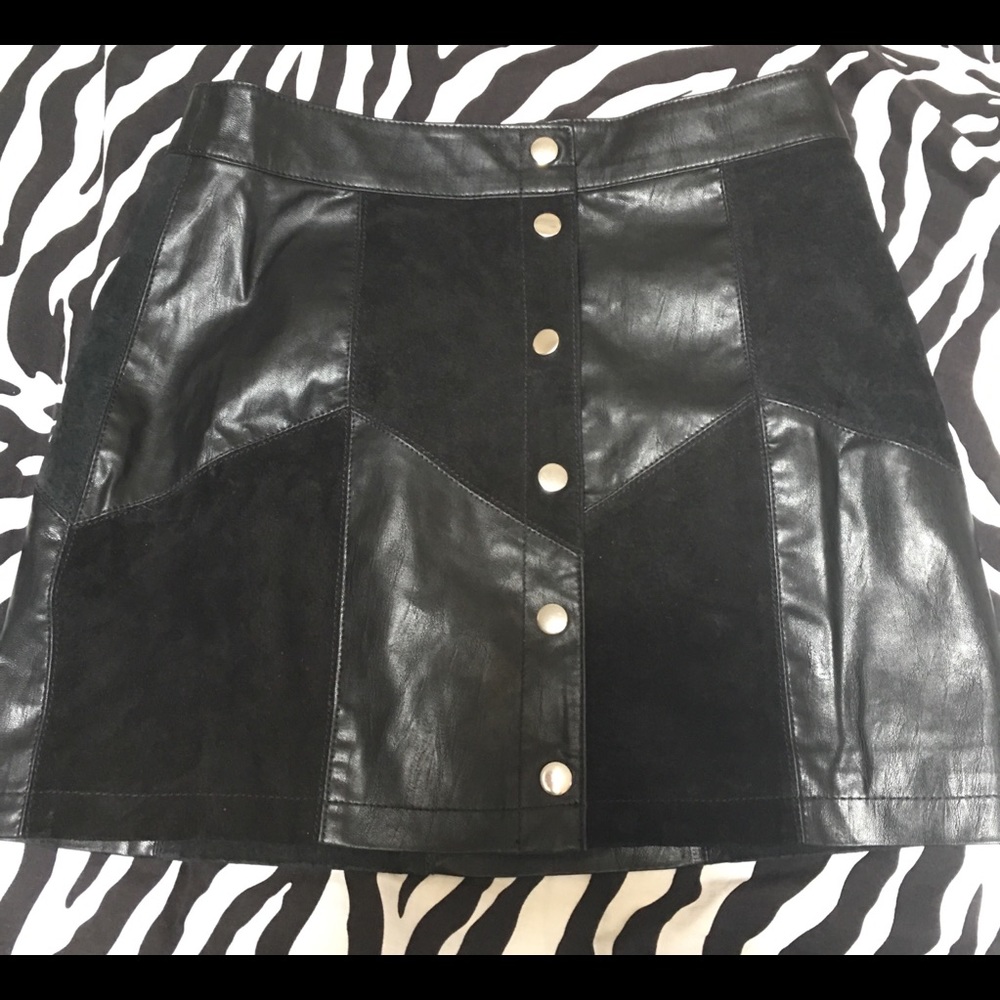 Faux leather and suede skirt